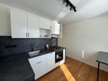 Pronájem bytu 1+1, Kadaň, Bystřická, 40 m2