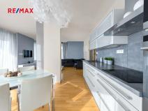Pronájem bytu 2+kk, Praha - Žižkov, Ke kapslovně, 70 m2