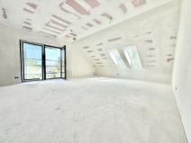 Prodej bytu 6+kk a větší, Praha - Holyně, náměstí Pod lípou, 148 m2