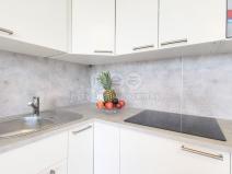 Pronájem bytu 1+kk, Praha - Vysočany, Poděbradská, 33 m2