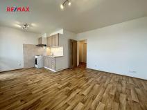 Pronájem bytu 1+kk, Kladno, Benešovská, 39 m2