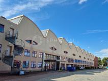 Pronájem kanceláře, Brno - Židenice, Olomoucká, 1000 m2