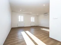 Pronájem bytu 1+kk, Praha - Nové Město, Lípová, 48 m2