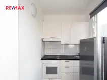 Pronájem bytu 1+kk, Praha - Modřany, Angelovova, 30 m2