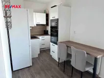 Pronájem bytu 1+kk, Praha - Pitkovice, Strakošová, 32 m2