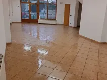 Pronájem obchodního prostoru, Staré Město, 90 m2