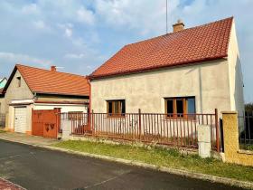 Prodej rodinného domu, Malé Žernoseky, Dlouhá, 140 m2