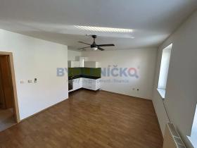Prodej bytu 1+kk, České Budějovice, Lipenská, 24 m2
