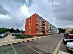 Prodej bytu 3+1, Hostinné, Sídliště, 71 m2