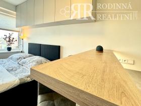 Prodej bytu 1+kk, Praha, Peroutkova, 24 m2