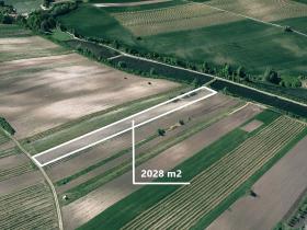 Prodej podílu pole, Hlohovec, 1352 m2