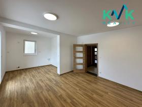 Prodej bytu 3+kk, Karlovy Vary, U Trati, 76 m2