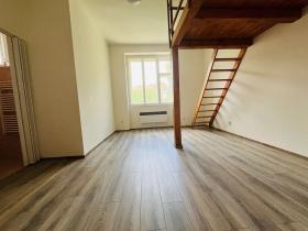 Pronájem bytu 1+kk, Praha - Hloubětín, 35 m2