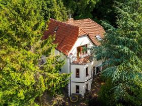 Prodej rodinného domu, Praha - Modřany, Na Floře, 239 m2