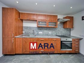 Prodej rodinného domu, Charváty, 69 m2