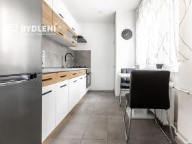 Pronájem bytu 2+1, Teplice, Buzulucká, 57 m2