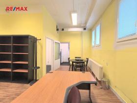 Pronájem kanceláře, Praha - Kobylisy, Horňátecká, 61 m2