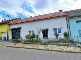 Prodej rodinného domu, Tečovice, 200 m2