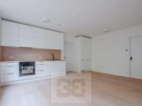 Pronájem bytu 2+kk, Praha - Libeň, Na Okrouhlíku, 52 m2