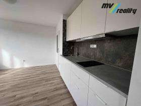 Pronájem bytu 2+kk, Praha - Břevnov, Cvičebná, 32 m2