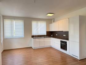 Pronájem bytu 2+kk, Praha - Vysočany, Pod Harfou, 64 m2