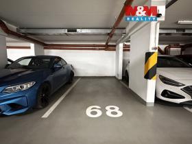 Prodej garážového stání, Praha - Strašnice, Názovská, 18 m2