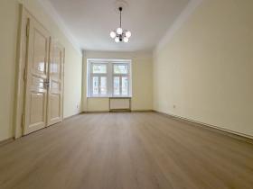 Pronájem bytu 3+1, Praha - Vinohrady, Perunova, 64 m2