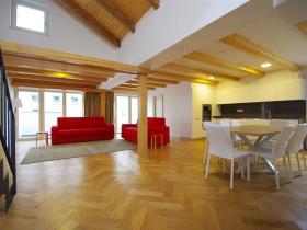 Pronájem atypického bytu, Praha - Nové Město, Bolzanova, 199 m2