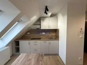 Pronájem bytu 2+1, Kyjov, třída Komenského, 48 m2