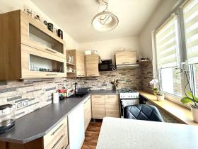 Pronájem bytu 2+1, Nová Role, 1. máje, 59 m2