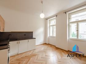 Pronájem bytu 1+kk, Praha - Bubeneč, Keramická, 25 m2