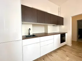 Pronájem bytu 3+kk, Praha, Zenklova, 58 m2