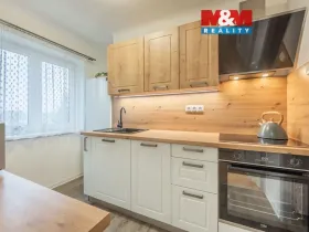 Prodej bytu 3+1, Hostivice, Školská, 61 m2
