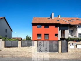 Prodej vícegeneračního domu, Praha - Štěrboholy, Pod areálem, 333 m2