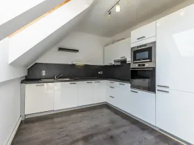 Prodej bytu 3+kk, Nupaky, U Školky, 73 m2