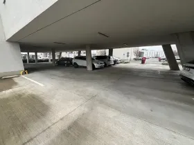 Pronájem garážového stání, Brno, Kigginsova, 12 m2