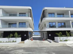 Prodej bytu 3+kk, Paralimni, Kypr, 75 m2