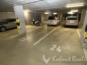 Pronájem garážového stání, Praha - Strašnice, 15 m2