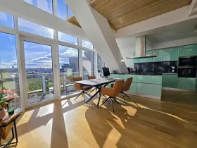 Pronájem atypického bytu, Praha - Smíchov, Kobrova, 182 m2