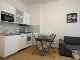 Pronájem bytu 2+kk, Praha, Sokolovská, 50 m2