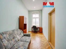 Prodej bytu 3+kk, Karlovy Vary, Zámecký vrch, 72 m2