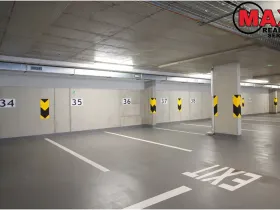 Pronájem garážového stání, Praha - Hloubětín, Lehovecká, 10 m2