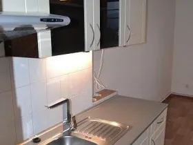 Pronájem bytu 1+kk, Praha - Břevnov, Šlikova, 29 m2