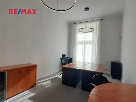 Pronájem kanceláře, Praha - Karlín, Sokolovská, 69 m2