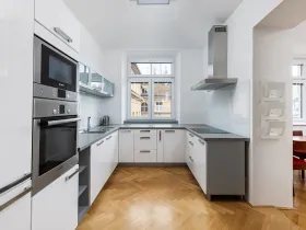 Prodej bytu 2+1, Praha - Nové Město, Ve Smečkách, 68 m2