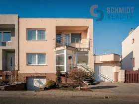 Prodej rodinného domu, Hustopeče, U Větrolamu, 300 m2