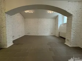 Pronájem kanceláře, Praha - Holešovice, Jirečkova, 240 m2