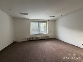 Pronájem kanceláře, Hradec Králové, Škroupova, 28 m2
