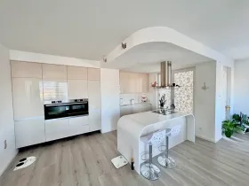 Pronájem bytu 4+kk, Praha - Strašnice, Zvěřinova, 117 m2