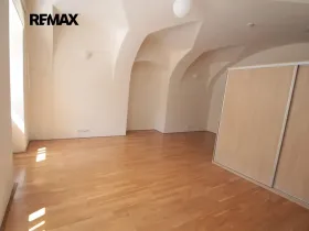 Pronájem bytu 1+1, Kolín, Karlovo náměstí, 44 m2